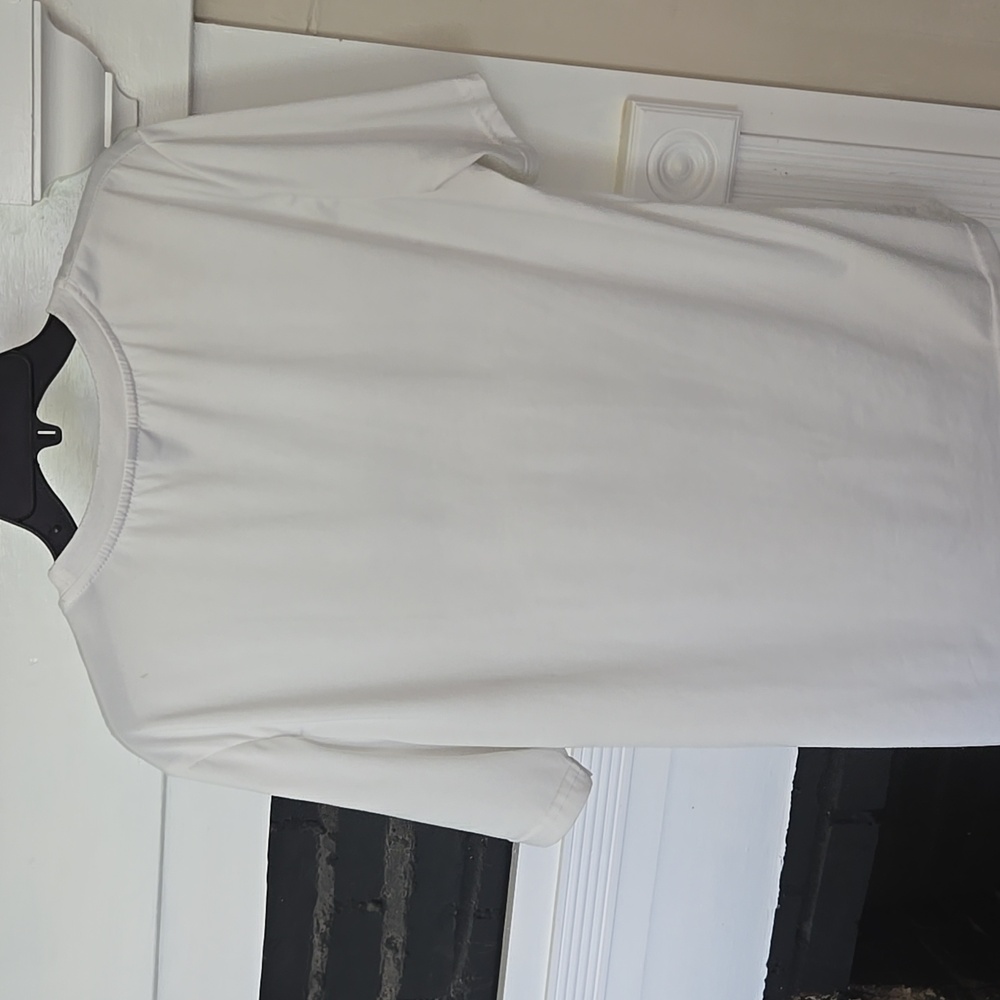 ROMWE White Graphic T-Shirt with Pink and Black Design - Picture 10 of 10